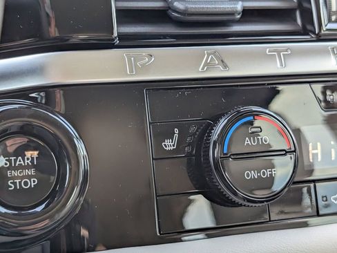New 2026 Nissan Pathfinder SL FWD image 17