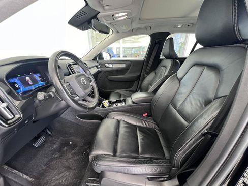 Used 2023 Volvo XC40 B5 Ultimate w/ Protection Package Premier AWD/4WD image 11