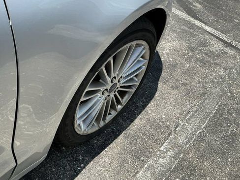 Used 2014 Ford Fusion SE w/ Equipment Group 202A FWD image 18