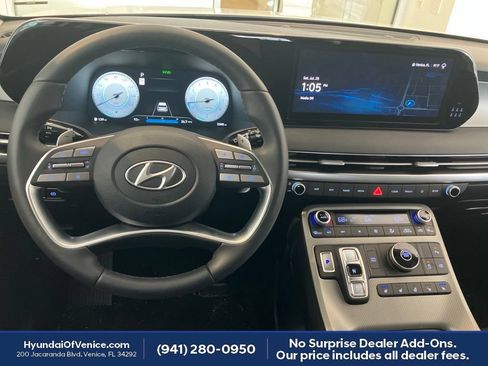 Used 2025 Hyundai Palisade SEL FWD image 3