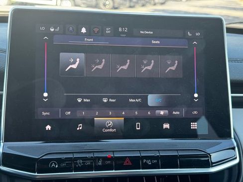 Certified 2025 Jeep Compass Limited AWD/4WD image 29