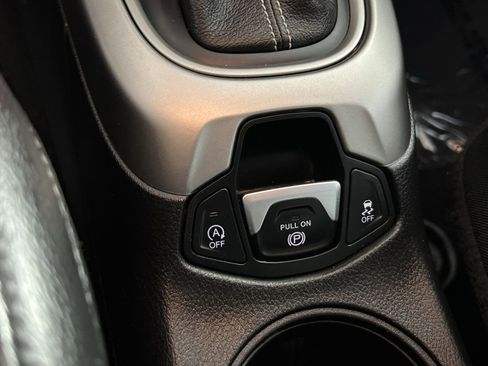 Used 2021 Jeep Compass 80th Special Edition image 32