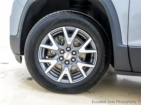 Used 2023 GMC Acadia SLT w/ Preferred Package AWD/4WD image 12