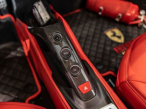 Used 2018 Ferrari 488 GTB Base image 26