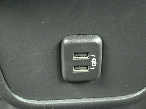 Used 2021 Chevrolet Equinox LT image 12