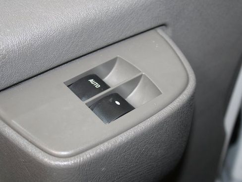 Used 2019 Chevrolet Express 2500 w/ Driver Convenience Package image 13