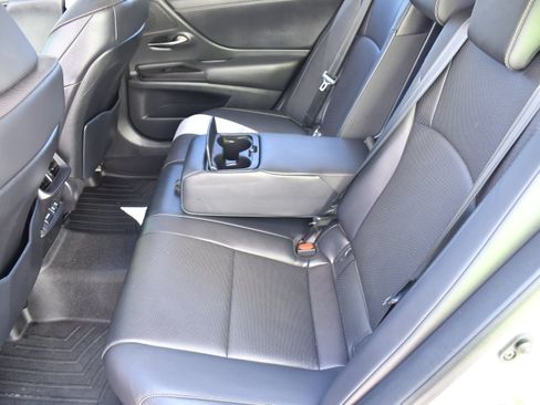 Used 2019 Lexus ES 300h w/ Premium Package FWD image 28