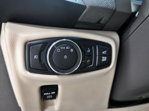 Used 2019 Lincoln Nautilus Select AWD/4WD image 9