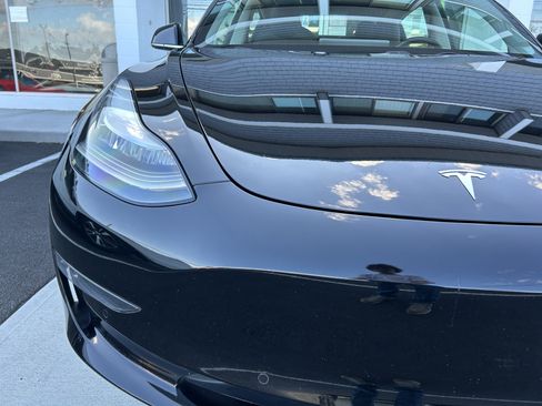 Used 2019 Tesla Model 3 Mid Range image 12
