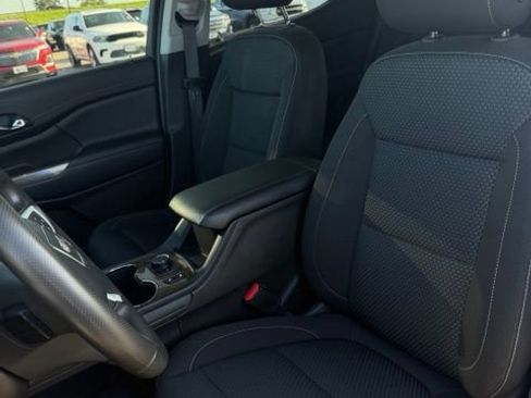 Used 2023 GMC Acadia SLE w/ Driver Convenience Package FWD image 14