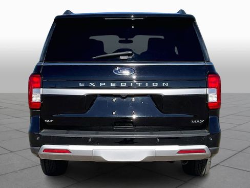 Used 2024 Ford Expedition Max XLT image 4