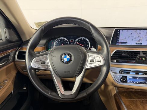 Used 2018 BMW 750i image 16