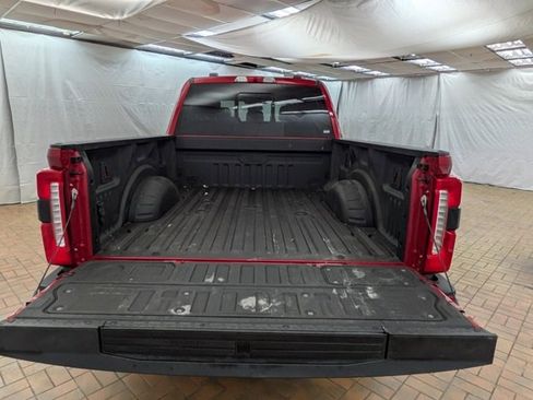 Used 2023 Ford F250 Lariat w/ Black Appearance Package image 7