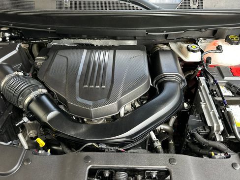 Used 2024 Chevrolet Traverse LT image 25