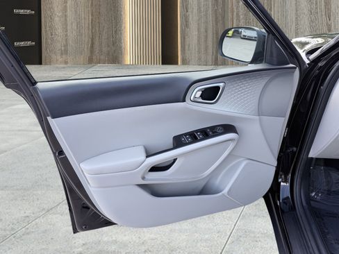 Used 2022 Kia Soul LX w/ Technology Package image 21