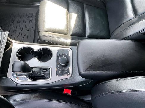 Used 2022 Jeep Grand Cherokee Limited AWD/4WD image 16