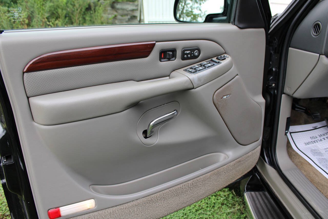 Used 2002 Cadillac Escalade AWD image 14