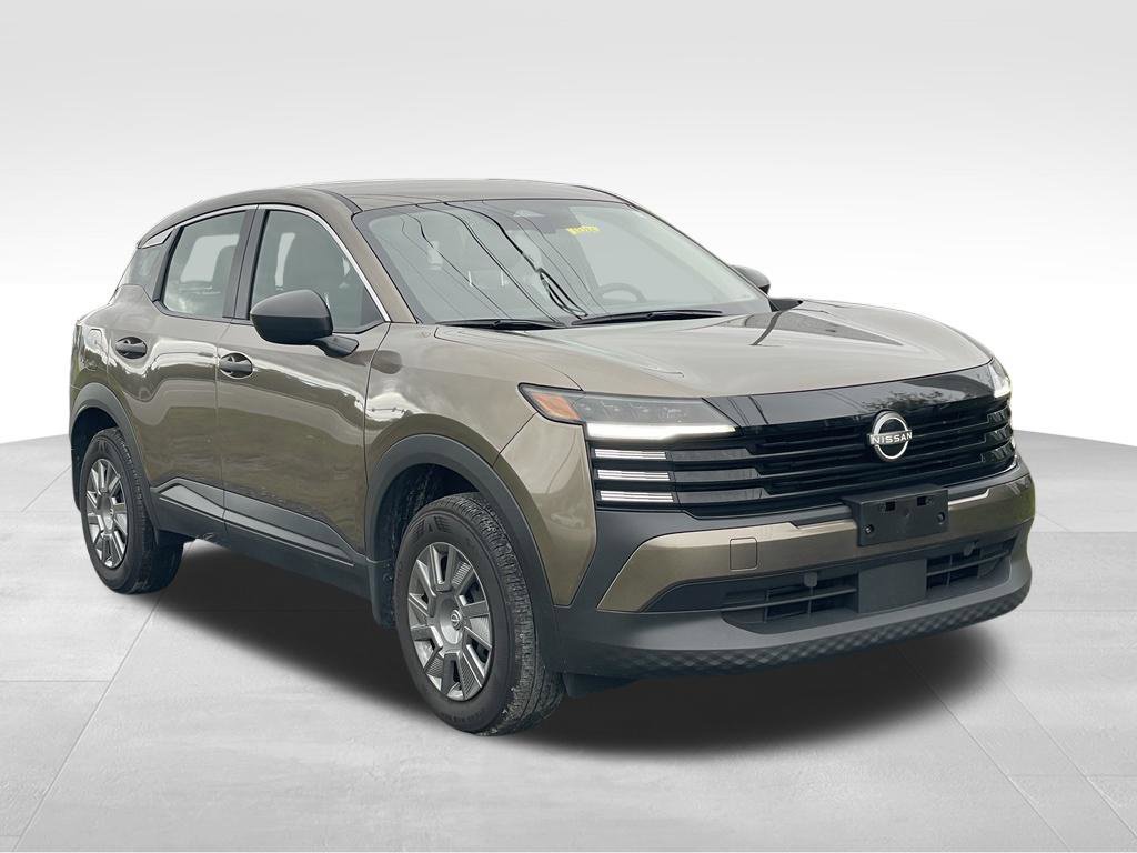 Certified 2025 Nissan Kicks S AWD/4WD image 3