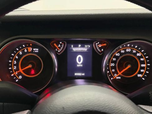 Used 2020 Jeep Wrangler Sport AWD/4WD image 30