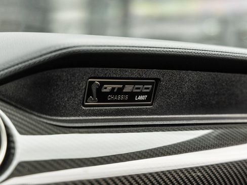 Used 2020 Ford Mustang Shelby GT500 w/ Carbon Fiber Track Pack RWD image 43