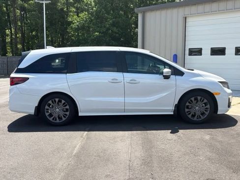 Used 2026 Honda Odyssey Touring image 6