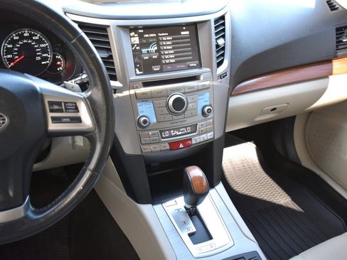 Used 2014 Subaru Outback 2.5i Limited image 22