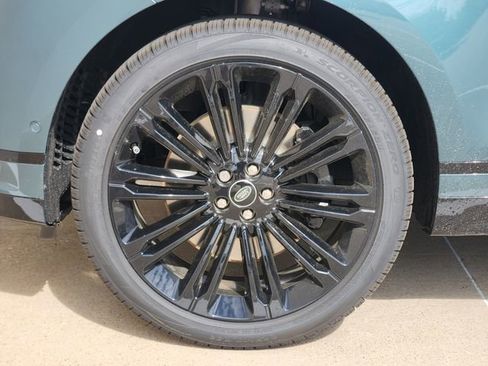 New 2026 Land Rover Range Rover Velar Dynamic SE image 7