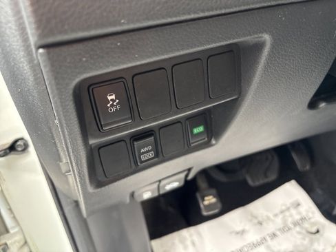 Used 2017 Nissan Rogue Sport SV image 22