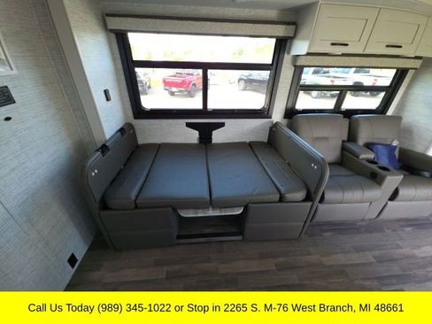 Used 2026 Ford E-450 and Econoline 450 Super Duty w/ Motorhome Prep Package RWD image 32