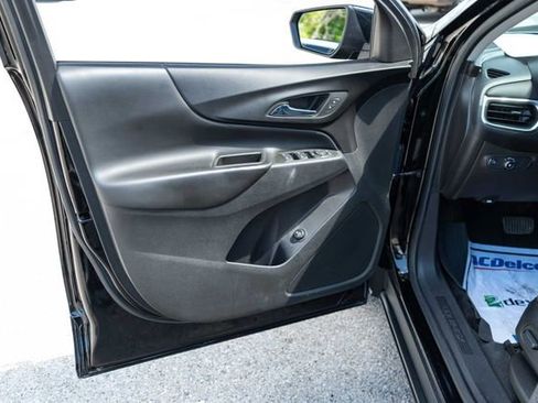 Used 2022 Chevrolet Equinox LT image 12