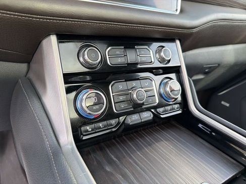 Used 2021 GMC Yukon Denali w/ Denali Premium Package image 20