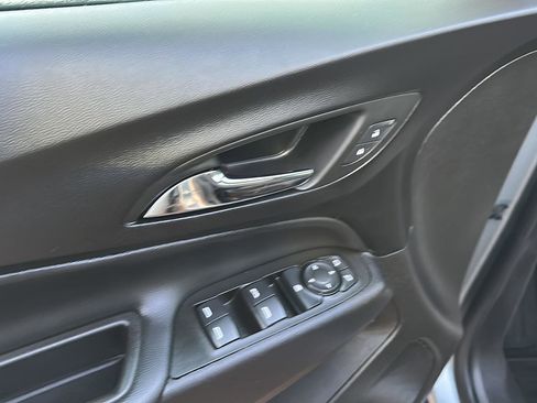 Used 2024 Chevrolet Equinox LT image 20
