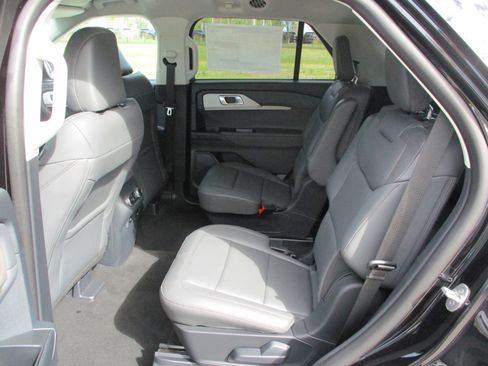 New 2025 Ford Explorer Active w/ Active Comfort Package image 19