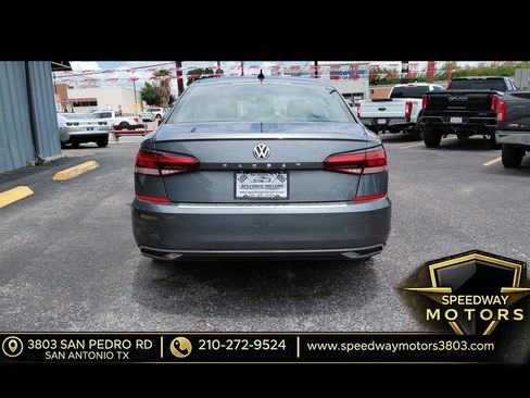 Used 2021 Volkswagen Passat 2.0T SE FWD image 6