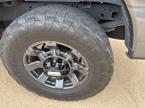 Used 2024 Ford F250 Lariat w/ Lariat Ultimate Package image 11