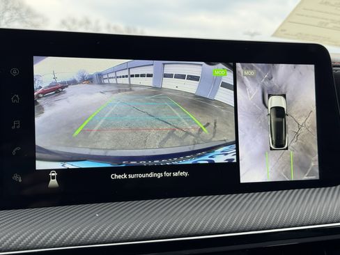 Certified 2025 Nissan Kicks SR w/ SR Premium Package image 8