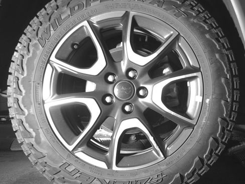 Used 2025 Jeep Compass Trailhawk AWD/4WD image 15