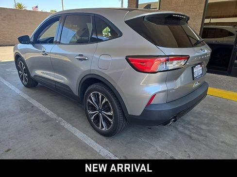 Used 2022 Ford Escape SE w/ SE Sport Appearance Package FWD image 5