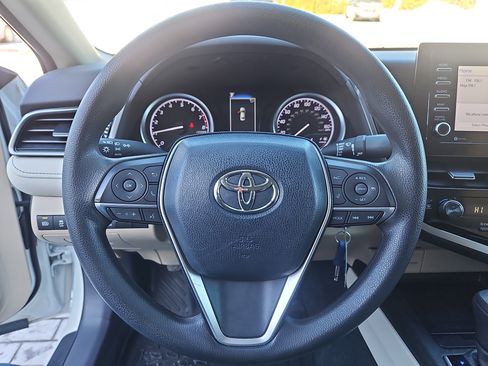 Used 2022 Toyota Camry LE image 15