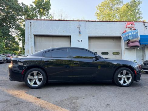 Used 2015 Dodge Charger SE w/ Sport Appearance Group RWD image 17