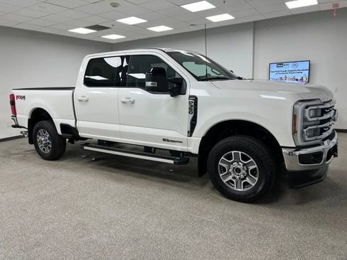 Used 2025 Ford F350 Lariat image 14