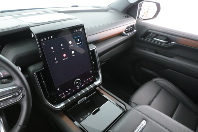 Used 2026 GMC Yukon Denali w/ Sun & Power Step Package AWD/4WD image 29