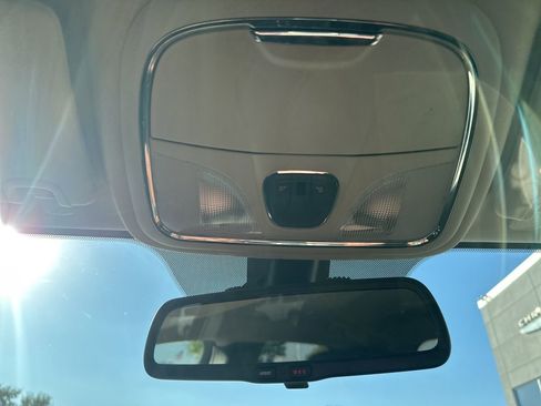 Used 2017 Jeep Cherokee Latitude w/ Cold Weather Group image 25