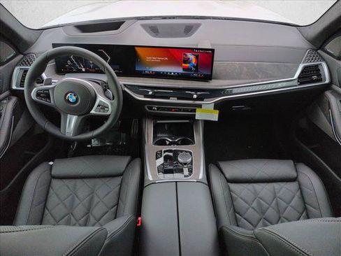 Used 2026 BMW X7 xDrive40i w/ M Sport Package AWD/4WD image 15
