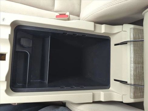 Used 2019 Nissan Murano SV w/ Premium Package image 14