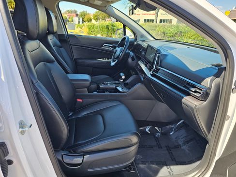 Used 2025 Kia Sportage EX w/ Premium Package AWD/4WD image 32