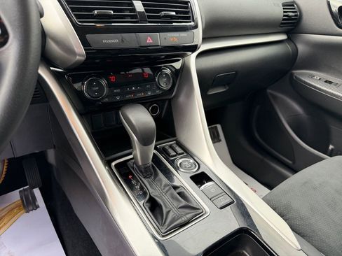 Used 2023 Mitsubishi Eclipse Cross SE image 21