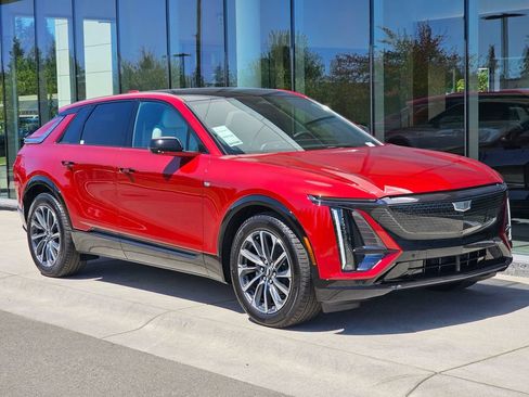 New 2026 Cadillac Lyriq Sport AWD/4WD image 7