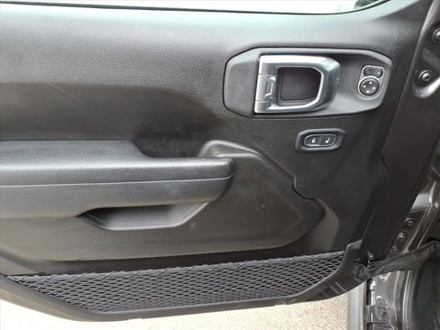 Used 2025 Jeep Wrangler Willys image 15