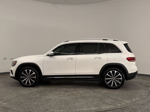 Used 2021 Mercedes-Benz GLB 250 image 2